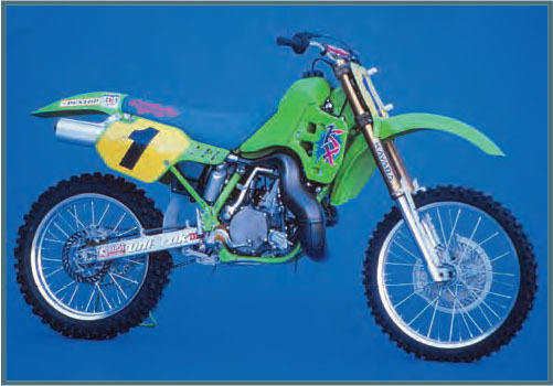 betale tønde pin Dirt Bike Magazine - 2-STROKES New and Old - The Life And Times Of The Kawasaki  KX500