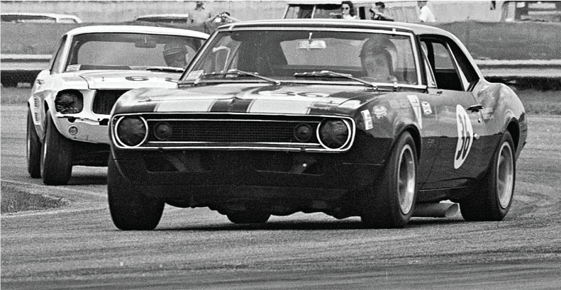 Vintage Motorsport - Nov/Dec 2021 - PENSKE CAMARO NUMBER 1 Vintage Motorsport - Nov/Dec 2021 - PENSKE CAMARO NUMBER 1